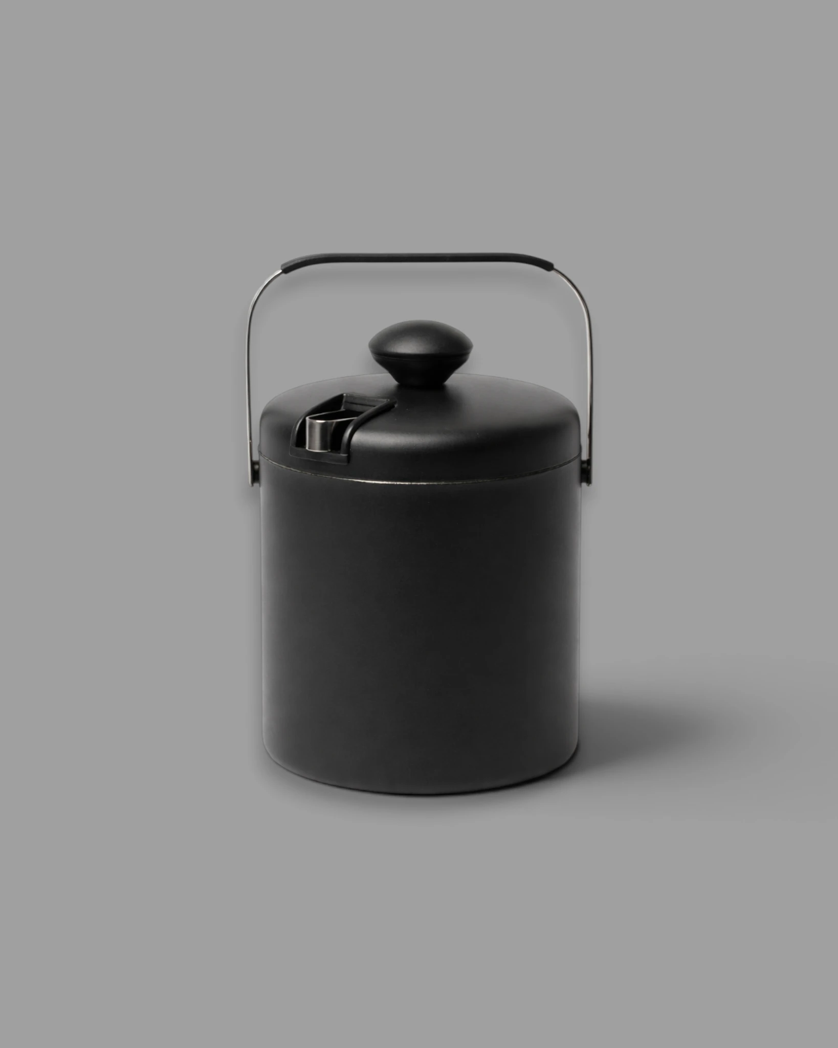 Black 1.3 L - Image 1